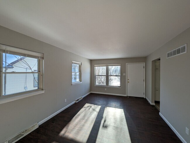 Building Photo - This Is The One on Saint Louis Place!