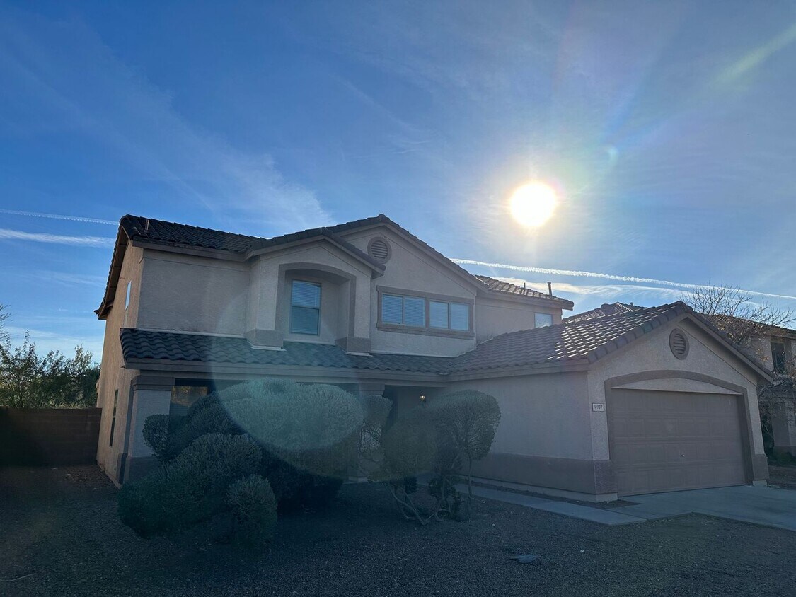 Primary Photo - Spacious Home in East Mesa