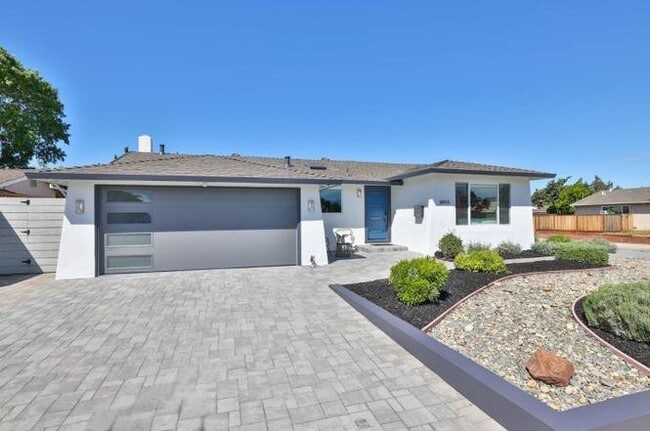 Foto del edificio - 5953 Shawcroft Dr