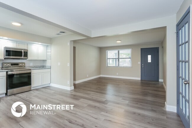 Foto del edificio - 7032 Mayapple Rd