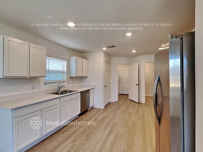 Building Photo - 18719 Charter Elm Dr