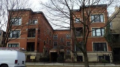 Building Photo - 3720 N Sheffield Ave