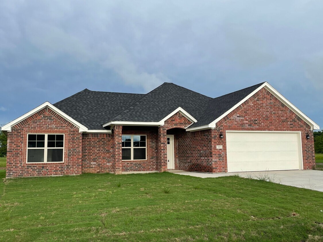 Primary Photo - Beautiful 3/2 home in convenient location