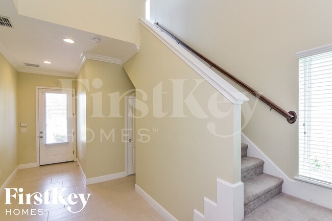 Building Photo - 5948 Village Center Dr