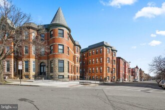 Building Photo - 2201 Brookfield Ave