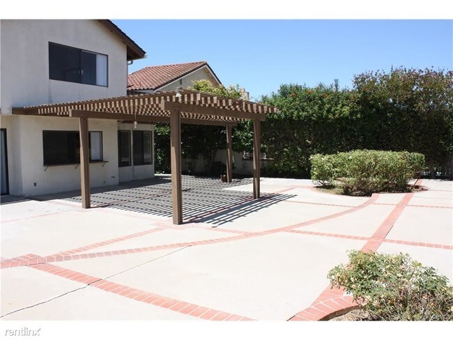 Foto del edificio - 16227 Glencove Dr