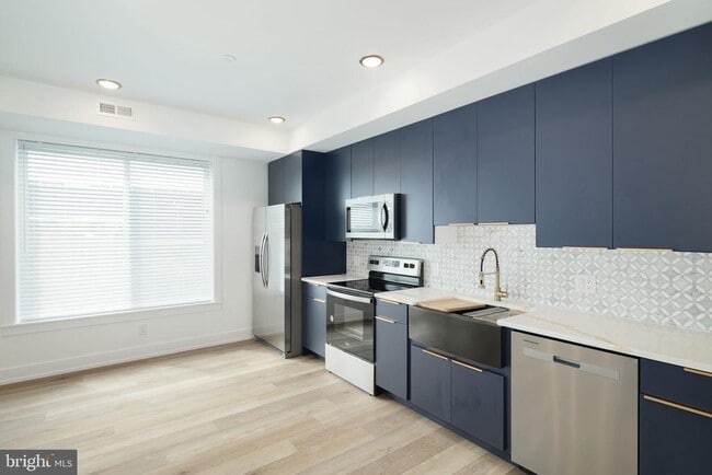 Foto del edificio - 2000 N Front St