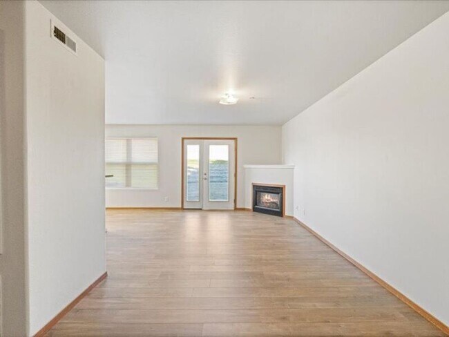 Foto del edificio - 6305F Chapel Hill Blvd