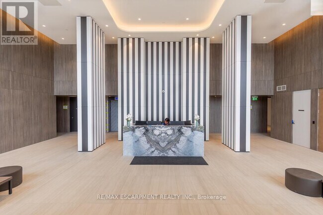 Photo du bâtiment - 220 Missinnihe Way