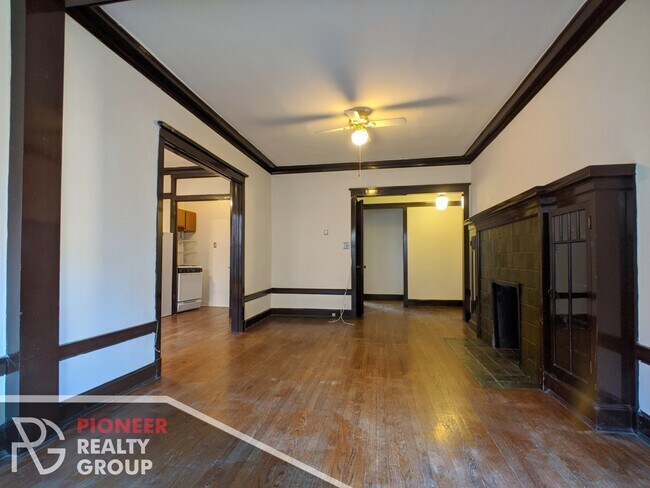 Foto del edificio - 2434 N Sawyer Ave