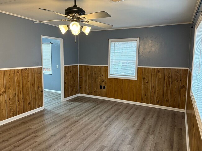 Foto del edificio - 3 Bedroom 1 Bath Home Millington convenient to Navy Base and Hwy 14