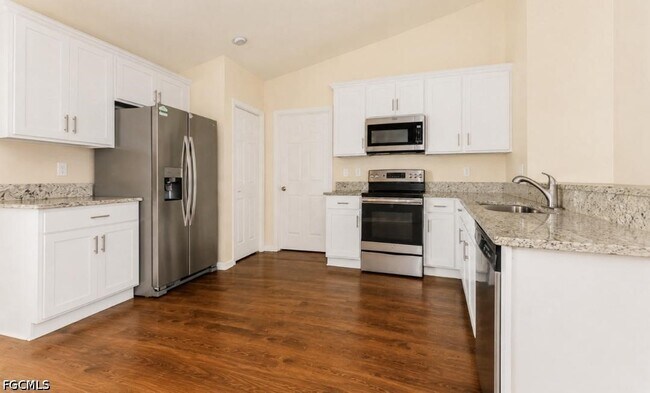 Foto del edificio - 4125 SW 6th Pl