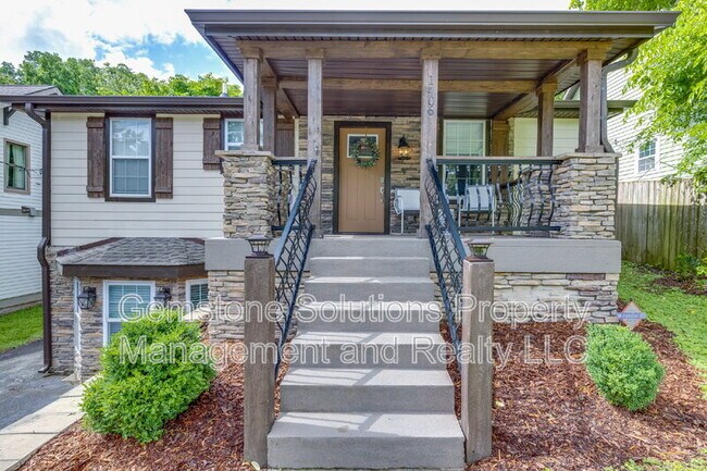 Building Photo - 1406 Lillian St