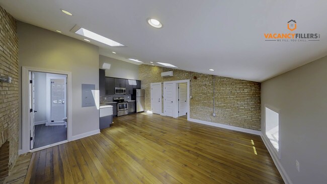 Building Photo - 814 Cathedral St