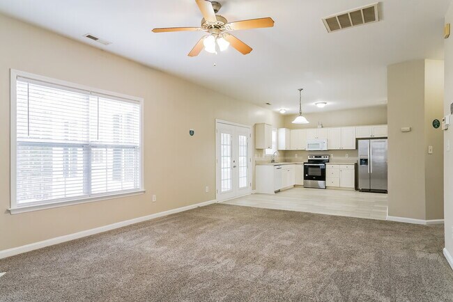 Foto del edificio - 320 Jewel Haven Way