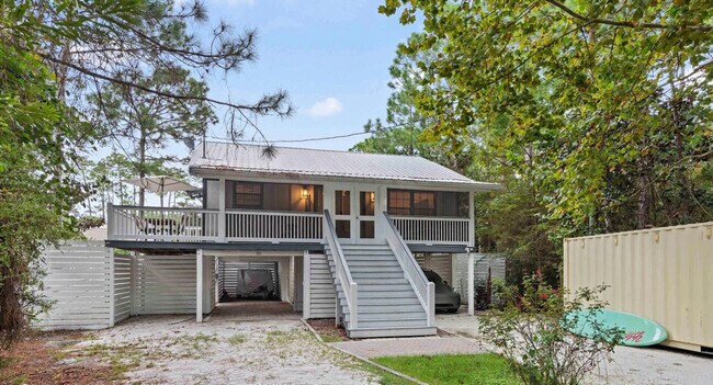 Building Photo - 33 Santana Dr