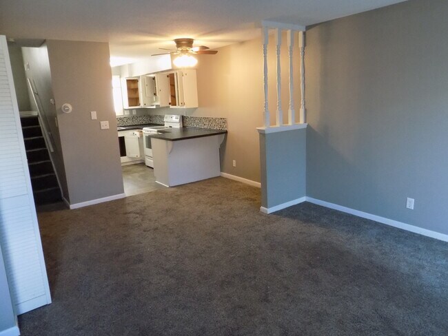 Foto del edificio - 5553 Canterbury Ln