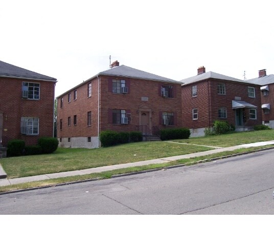 Building Photo - 246 BASSWOOD Ave