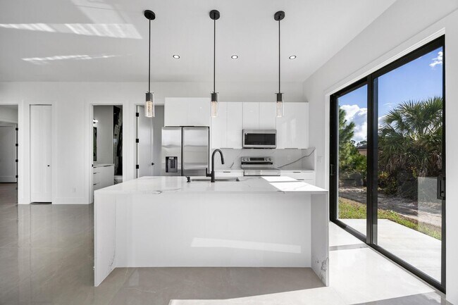 Foto del edificio - 1057 Halby Ave S