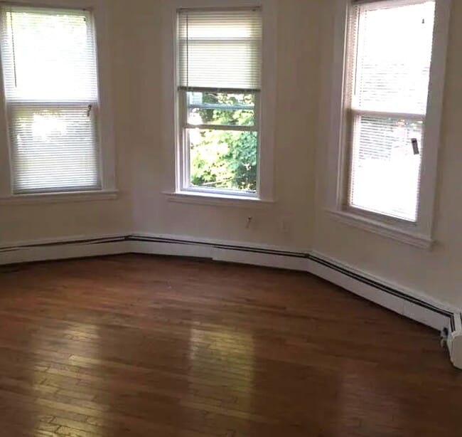 Foto del edificio - 17 Parker Hill Ave