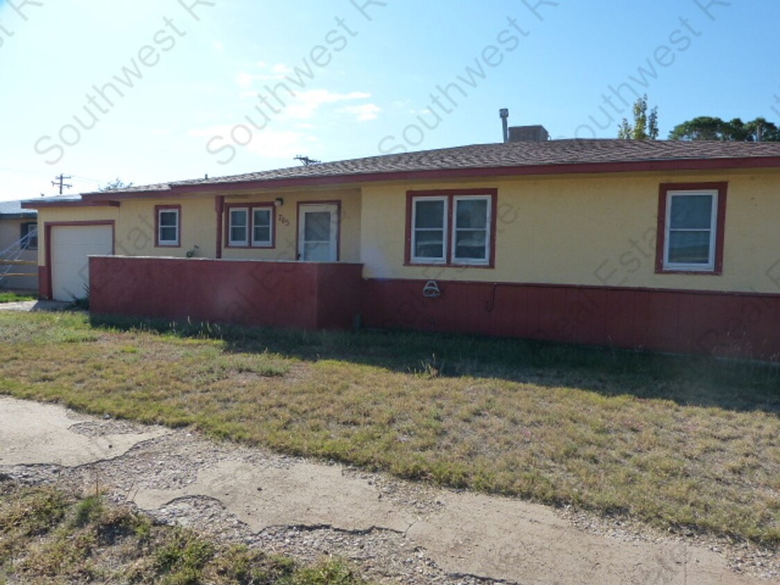 Primary Photo - 3 Bed 2 Bath Includes Washer & Dryer - San...