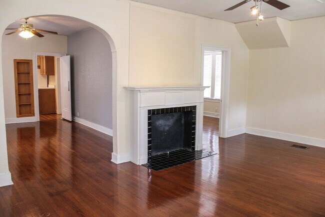 Foto del edificio - 2 BEDROOM - MONTE VISTA