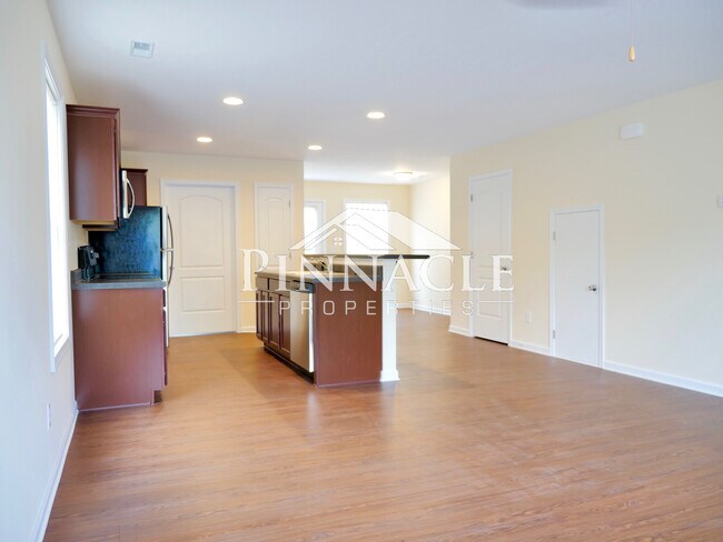 Foto del edificio - 592 Leesville Rd