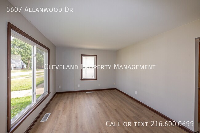 Foto del edificio - 5607 Allanwood Rd