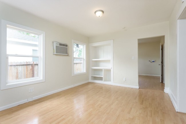 Foto del edificio - 64 W Santa Fe Ave