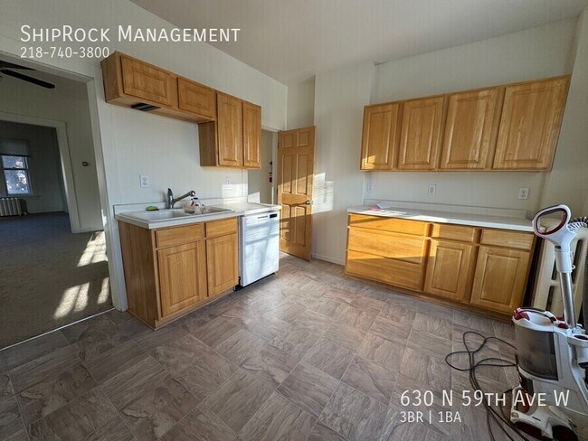 Foto del edificio - 630 N 59th Ave W