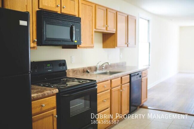 Building Photo - 2004 Maplewood Ave