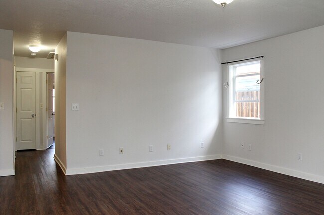 Foto del edificio - 5933 SE Franklin St