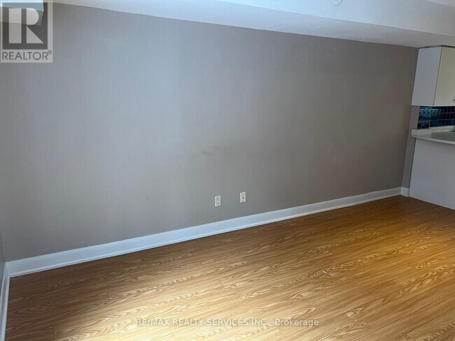 Photo du bâtiment - 415 Jarvis St