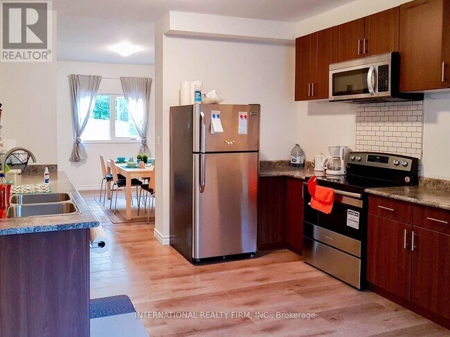 Building Photo - 285 Morningside Dr