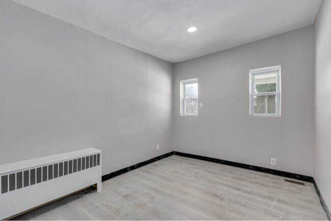 Foto del edificio - 4211 Garrett Rd