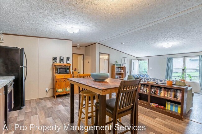 Building Photo - 3 br, 2 bath House - 1502 Black Oak Dr