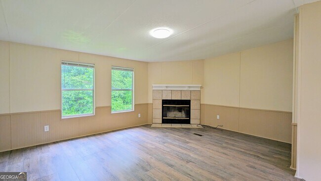 Building Photo - 99 Center Grove Dr