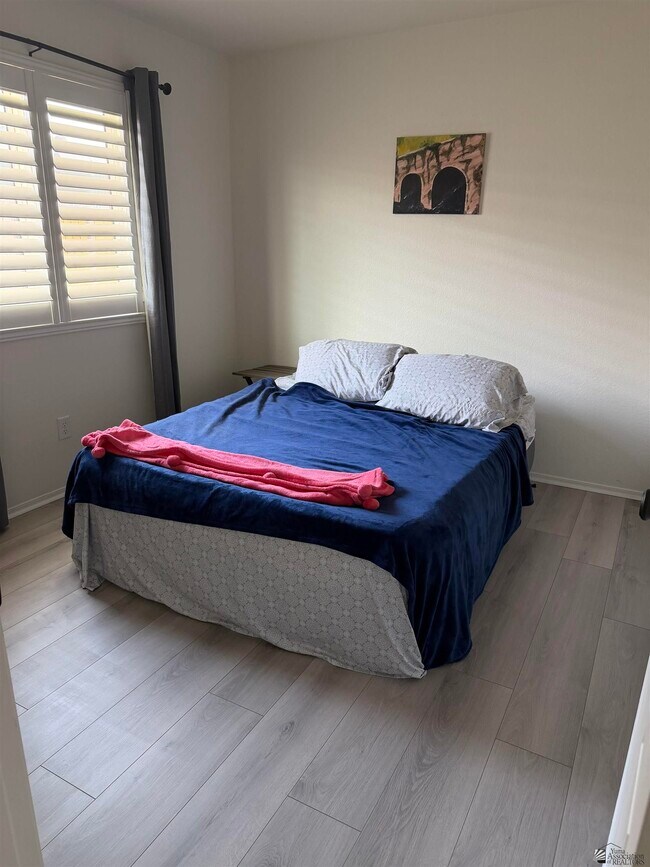 Foto del edificio - 4428 S Cholla Wy