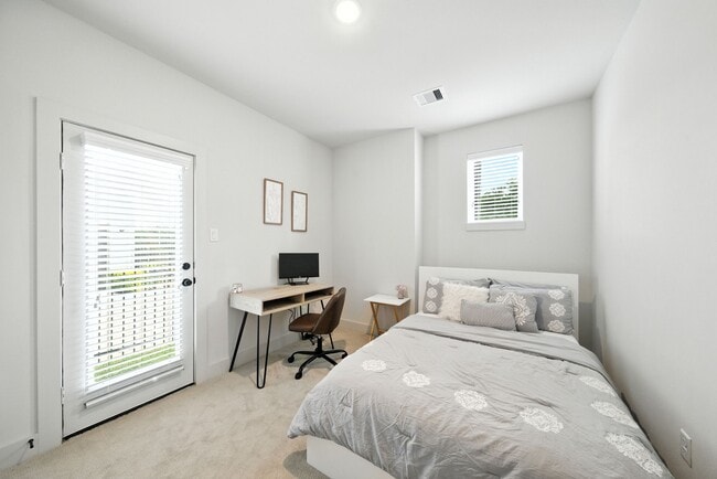 Foto del edificio - 1644 W Tidwell Rd