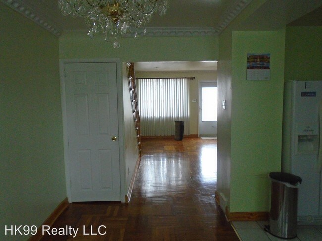 Building Photo - 7218 Bustleton Ave