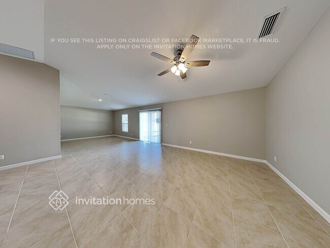 Building Photo - 679 SW Lucero Dr