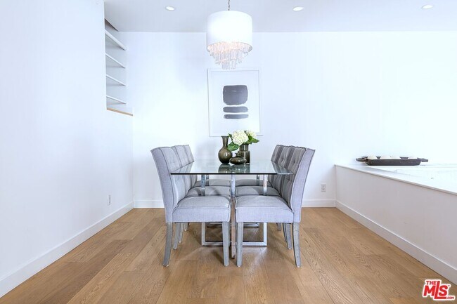 Foto del edificio - 514 S Barrington Ave