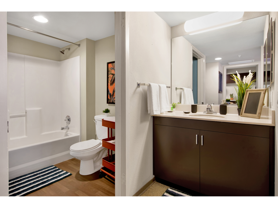 University Gateway Apartments in Los Angeles, CA Westside Rentals