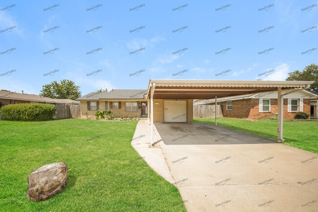 Photo - 2217 Connie Dr (Del City, OK) House