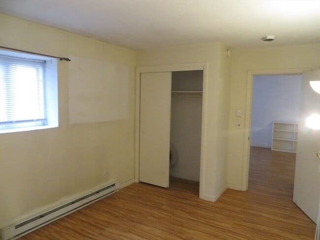 Building Photo - 200 Kelton St
