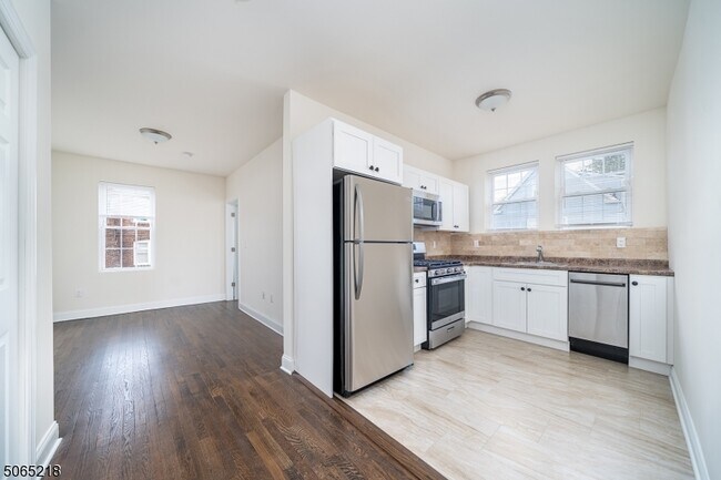 Foto del edificio - 10 Evelyn Pl