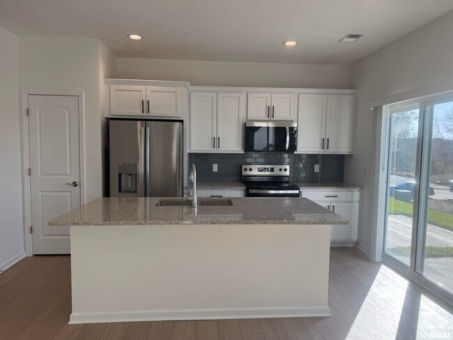 Foto del edificio - 5894 Butterfield Ct