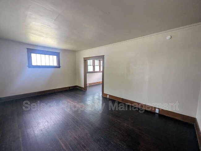 Building Photo - 1148 W Packard Ave