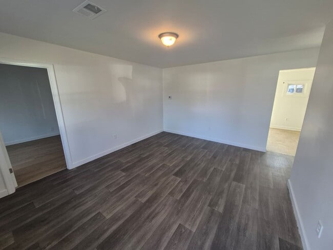 Photo - 212 St Jude Cir House