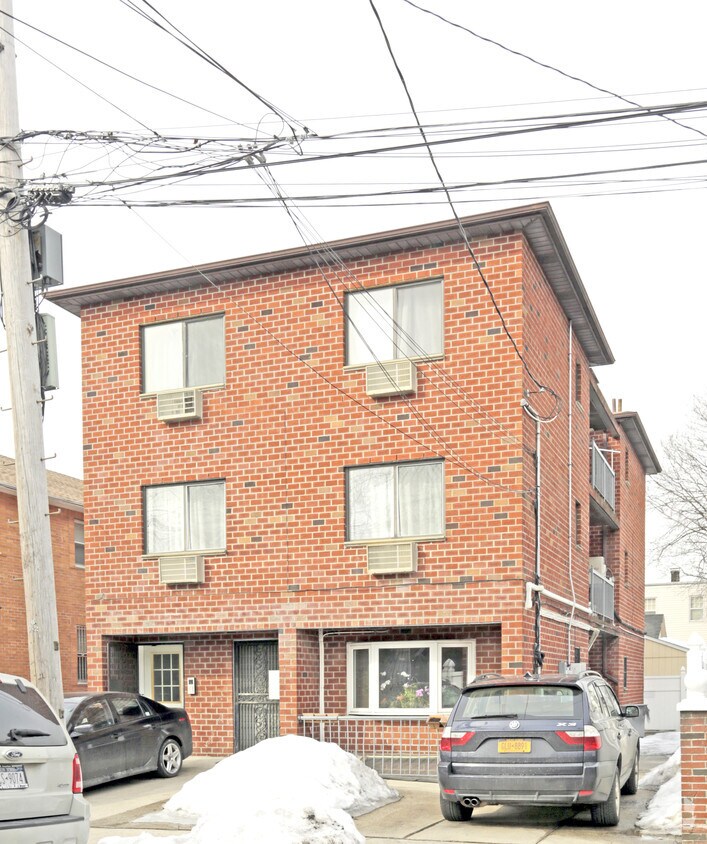 Building Photo - 6120 166th St